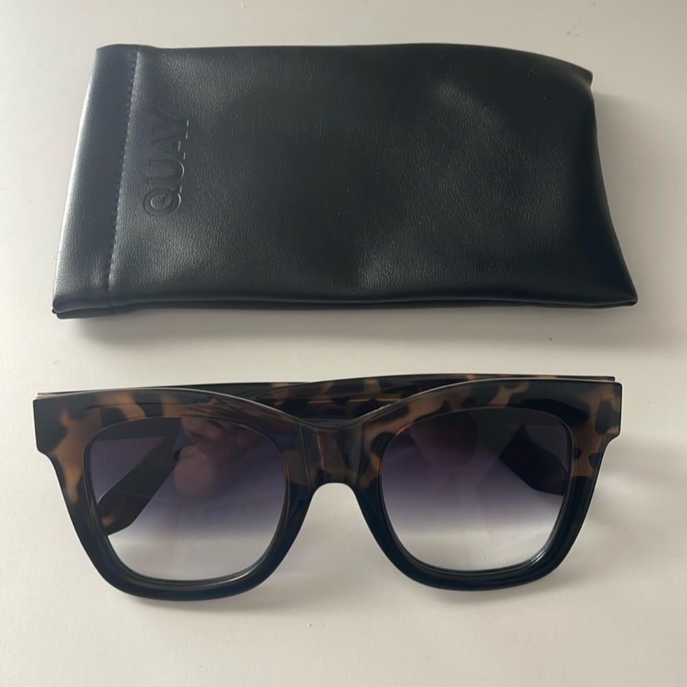 Quay sunglasses NWOT
